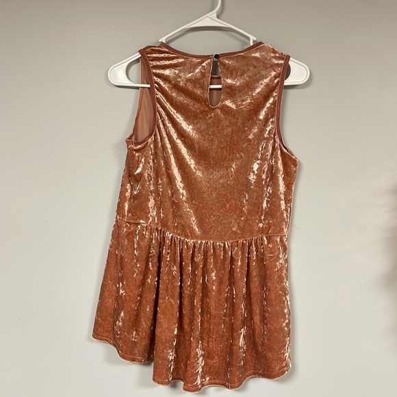 Knox Rose Women's' Small top/blouse, Dusty pink, shimmery velour, sleeveless - Picture 3 of 7